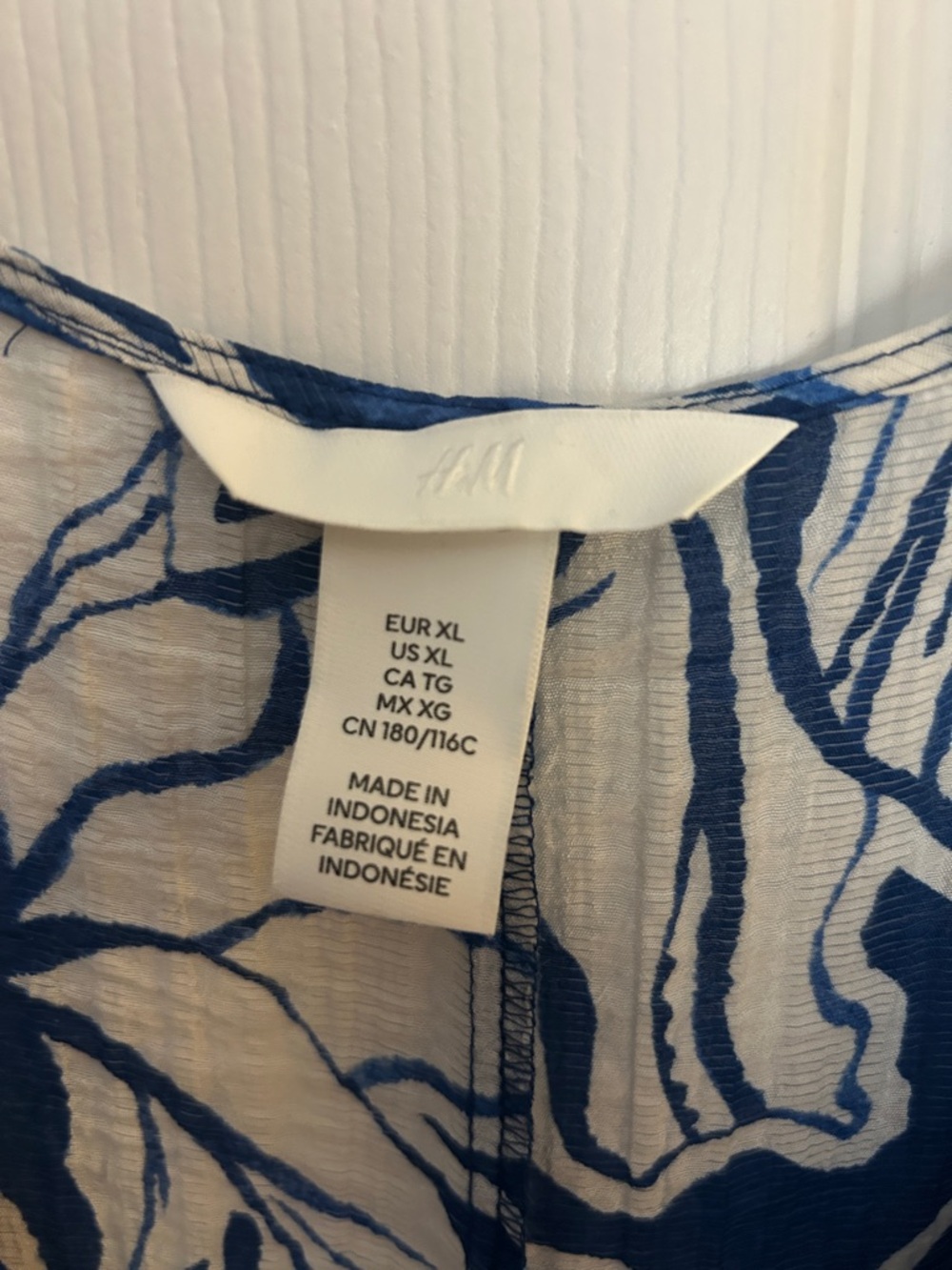 H&M Blue and White Floral Wrap Dress - Picture 3 of 6